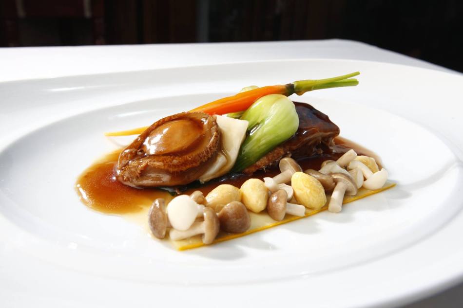 renaissance-hotel-kuala-lumpur-braised-boneless-duck-leg-dried-seafood-and-whole-abalone